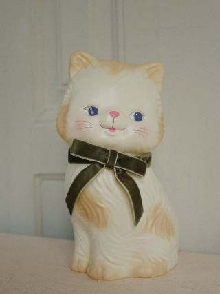 Ty nejkrásnejší noční světýlka. ✨ Venku začíná být brzy tma a jak jinak si to doma zpříjemnit a zútulnit než světýlky? 🤩...